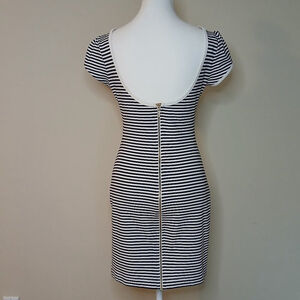 JUICY COUTURE Y2K Striped Fitted Blue & White Full Back Zipper Dress Size Small